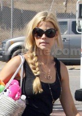 Denise Richards Designing Shoe For ShoeDazzle.com