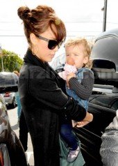 tthe way Jessica Alba And Daughter Shop, “The ‘Honor’ System”