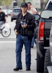 Mark Wahlberg Teaming Up With Justin Bieber For Film