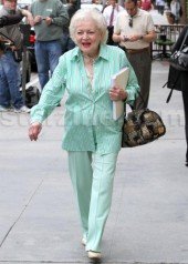 Betty White Joins Twitter, Flirts With Ryan Seacrest