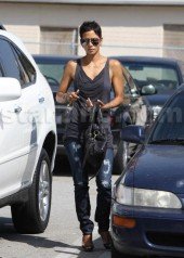 The Real Reason Halle Berry Pulled Out of ‘New Years Eve’