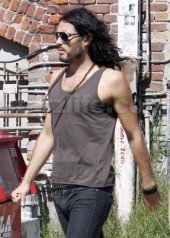 Russell Brand Surrenders Self To Police After Phone Smashing Incident