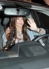 Miley Cyrus Receives  Youth Leadership Award