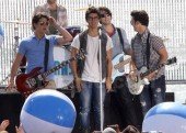Kevin Jonas Hints At Jonas Brothers Reunion