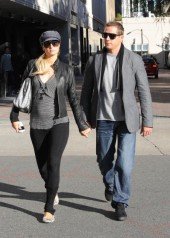 Paris Hilton’s Boyfriend Attacked Outside of LA Courtroom