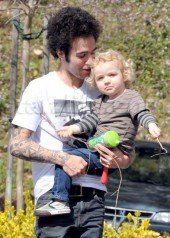 EXCLUSIVE!!! Pete Wentz and Son Have a Play Date