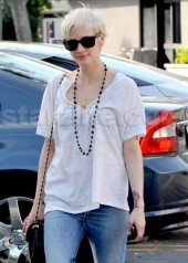 EXCLUSIVE!!! Ashlee Simpson: Sunday Shopper