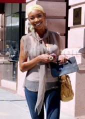 EXCLUSIVE!!! Brandy Visits a Beverly Hills Doc