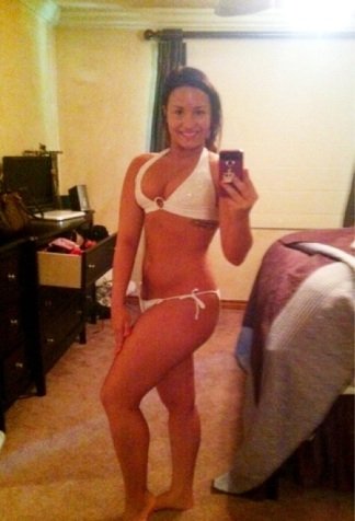 Demi Lovato Shows Off Bikini Body