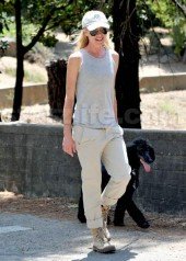 EXCLUSIVE!!! Portia Di Rossi Walks The DeGeneres Dog