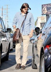Ashton Kutcher Gets Big Name Supporter For Steve Jobs Biopic