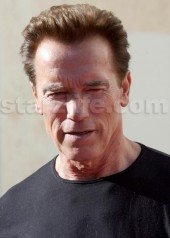 Arnold Schwarzenegger Writing Memoirs