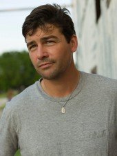 Congrats To Kyle Chandler For “Outstanding Actor” Emmy