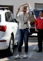 Katherine Heigl Lunches With Hubby in LA 102611 SL Heigl02 90x126 Celebs Photo Katherine Heigl Lunches With Hubby in LA