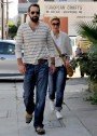 Katherine Heigl Lunches With Hubby in LA 102611 SL Heigl05 90x126 Celebs Photo Katherine Heigl Lunches With Hubby in LA