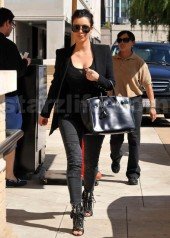 EXCLUSIVE!!! Kim Kardashian – Beverly Hills Business Casual