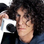 Howard Stern Criticizes Simon Cowell For Hiring “Trainwreck” Britney Spears For X Factor