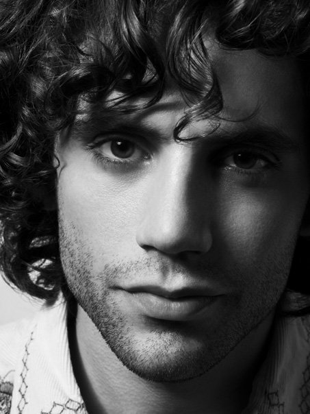 Even with the scruffy beard Ryan is a GOD Ain't no one but Mika got love