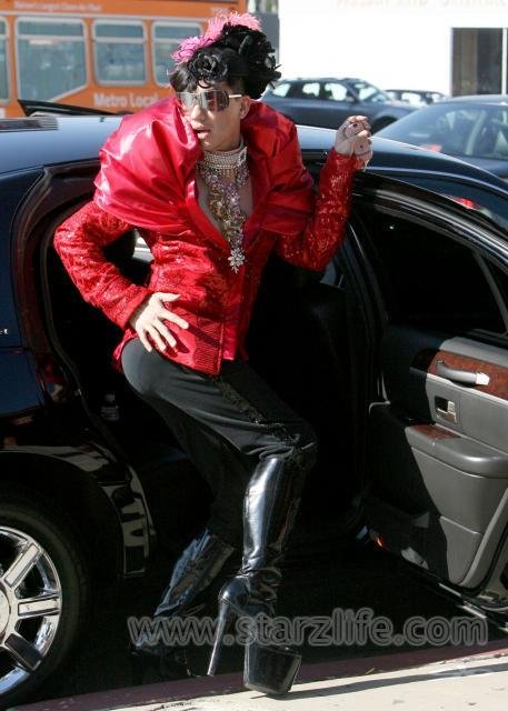 Bobby Trendy Mourns the loss of Anna Nicole Smith one year later