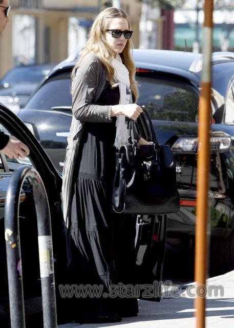 Alba’s looking MISERABLE!  Somebody get the girl some Benadryl!