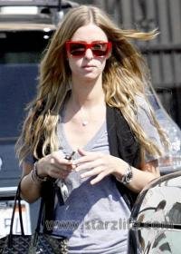 Shocking Nicky Hilton. . .EXCLUSIVE & Anorexic?!