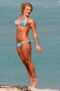 Brooke Hogan to sexy Mom: “Oh yeah?!  Well, can you do THIS?”