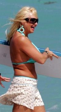 Brooke Hogan to sexy Mom: “Oh yeah?!  Well, can you do THIS?”