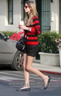 SHOCKING!!  Nicky Hilton: Her bony little chicken legs tell the tale…
