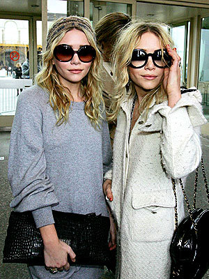 Scurrying about in Paris… olsens Celebs Photo Scurrying about in Paris…