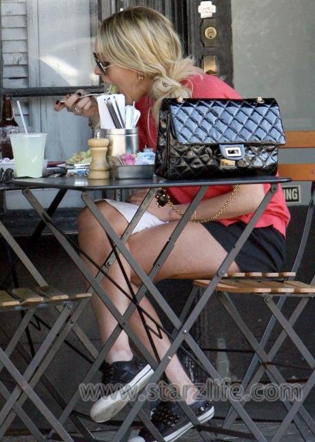 Lindsay Lohan: Back to basics, back to all her guilty pleasures!