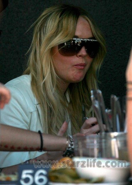 Lindsay does lunch ...again main 16 Celebs Photo Lindsay does lunch ...again