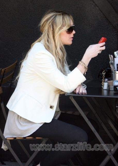 Lindsay does lunch ...again main 17 Celebs Photo Lindsay does lunch ...again