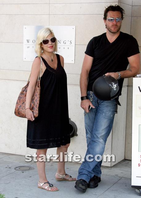 At least shes not designing clothes! Celebs Photo At least shes not designing clothes!