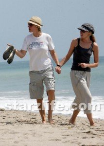 Malibu is the place to be! main 39 214x300 Celebs Photo Malibu is the place to be!