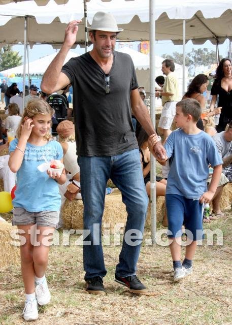 Malibu Fair brings out the stars! main19 Celebs Photo Malibu Fair brings out the stars!