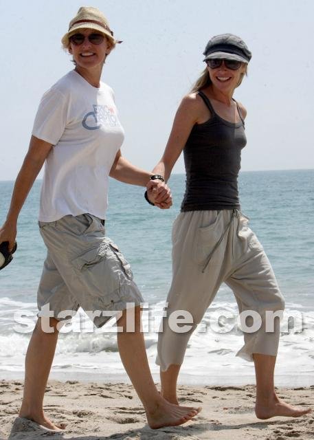 The Honeymoon Aint Over Yet! main 21 Celebs Photo The Honeymoon Aint Over Yet!