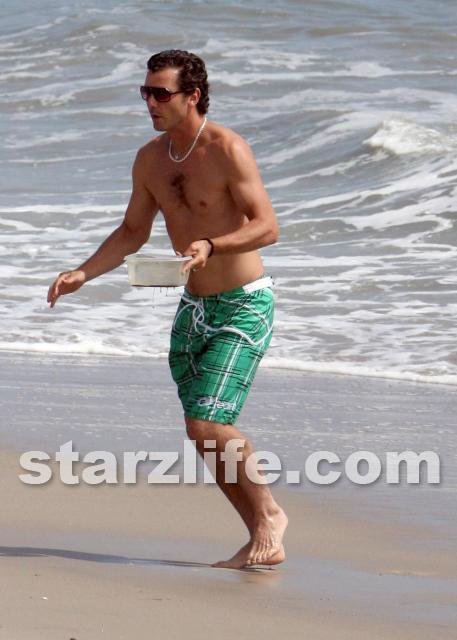 Gavin Rossdale, Shirtless!