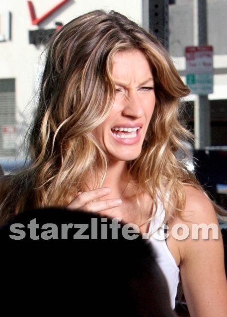 Did Gisele Put Her Foot Down? main 18 1 Celebs Photo Did Gisele Put Her Foot Down?