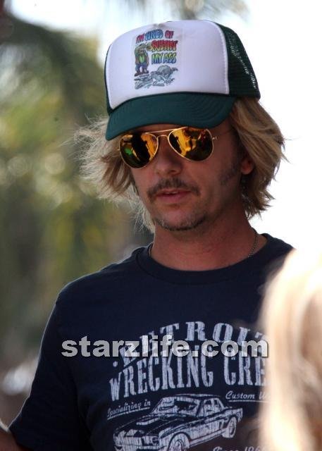 How Does He Do It? main 63 Celebs Photo How Does He Do It?