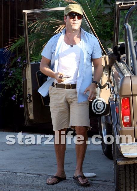 What Could Be Wrong With Jeremy Piven? 082008 sl piven08 Celebs Photo What Could Be Wrong With Jeremy Piven?