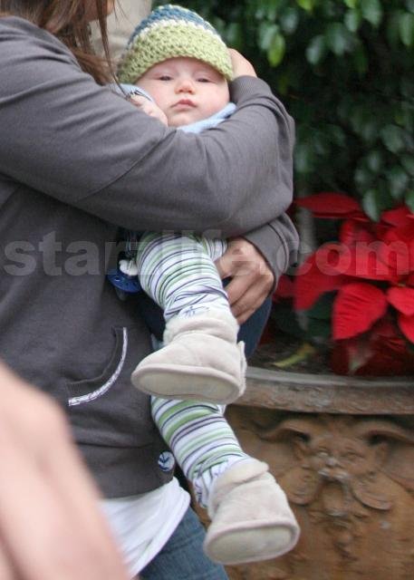 Whos This Tot? 120408 sl stefani13 Celebs Photo Whos This Tot?