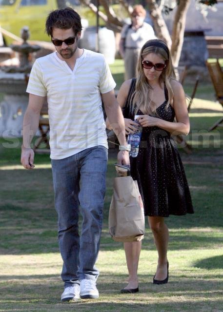 LC and Her Man Enjoy a Romantic Picnic. main 211 Celebs Photo LC and Her Man Enjoy a Romantic Picnic.
