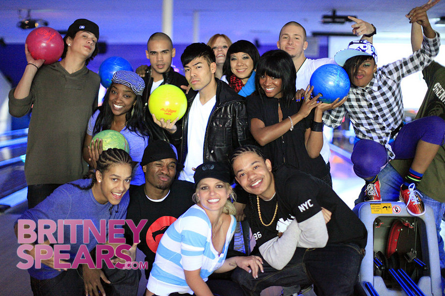 Britney Hits the Alley. britneyspearsgoesbowlin Celebs Photo Britney Hits the Alley.