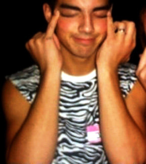 Joe Jonas Finds Himself a Racist Photo Scandal Too. joe jonas b Celebs Photo Joe Jonas Finds Himself a Racist Photo Scandal Too.