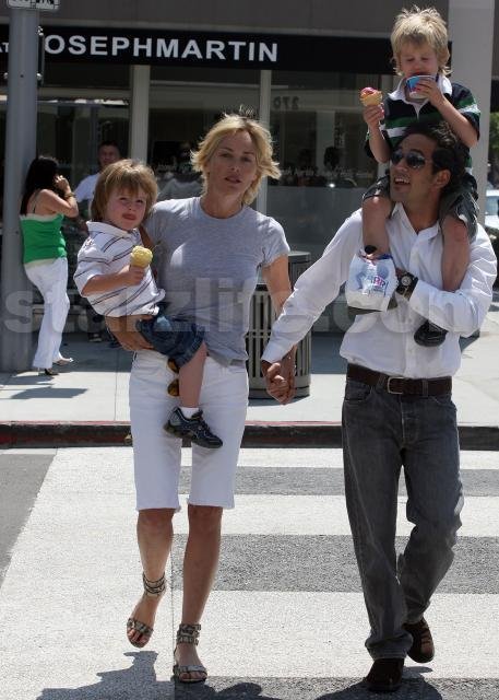 Sharon Stone Takes Her Boys for a Summer Treat main 31 Celebs Photo Sharon Stone Takes Her Boys for a Summer Treat