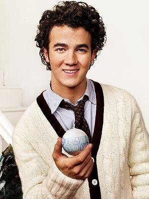 Kevin Jonas Engaged!
