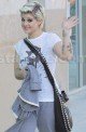EXCLUSIVE!!! Kelly Osbourne Got Some Pep in her Step 082709 SL Osbourne07 80x122 Celebs Photo EXCLUSIVE!!! Kelly Osbourne Got Some Pep in her Step