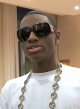 Soulja Boy Just Put Diamonds on a Toy Car and Made it a Necklace Noname Celebs Photo Soulja Boy Just Put Diamonds on a Toy Car and Made it a Necklace