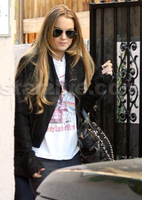 Relationship Frustration for Lindsay Lohan! 010709 sl lohan15 Celebs Photo Relationship Frustration for Lindsay Lohan!