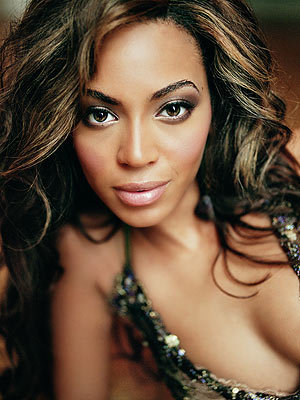 Abercrombie and Fitch Launch Pre Emptive Lawsuit Against Beyonce beyonce knowles1 300 400 Celebs Photo Abercrombie and Fitch Launch Pre Emptive Lawsuit Against Beyonce